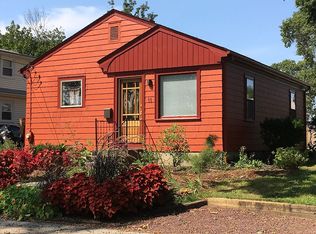 11 Beach Point Dr, Riverside, RI 02915