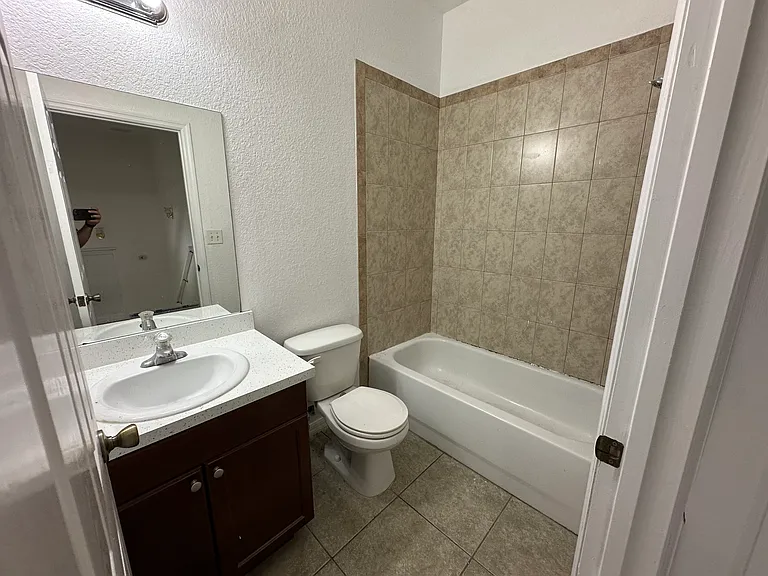 1802 Bassinger St — Photo 16