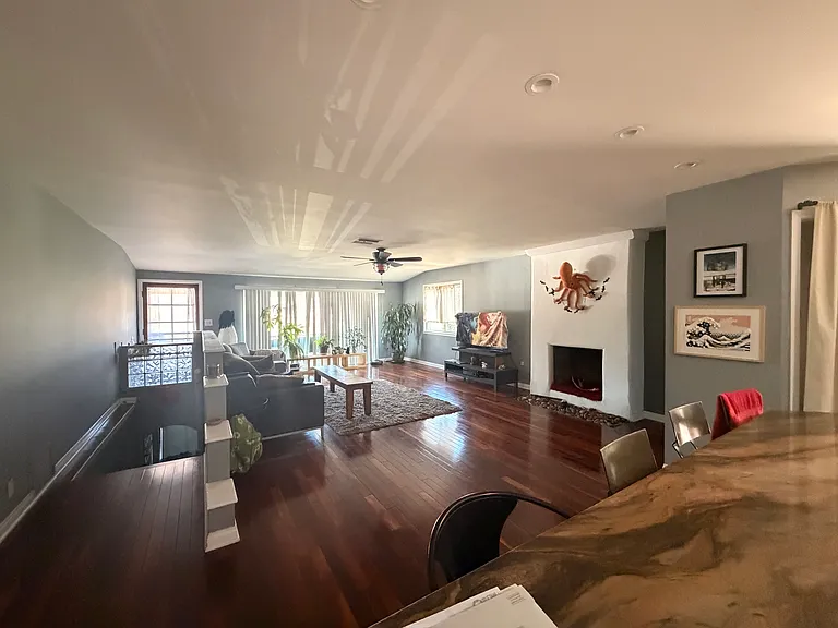 8625 Delmonico Ave — Photo 1