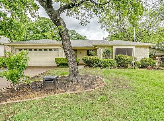 2nd image of 3903 Woodbury Ct