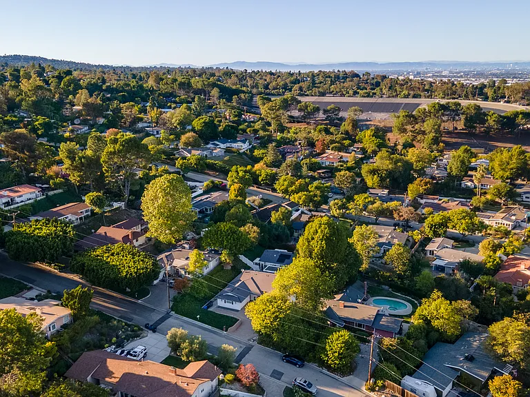 2219 Estribo Dr-6_10272025