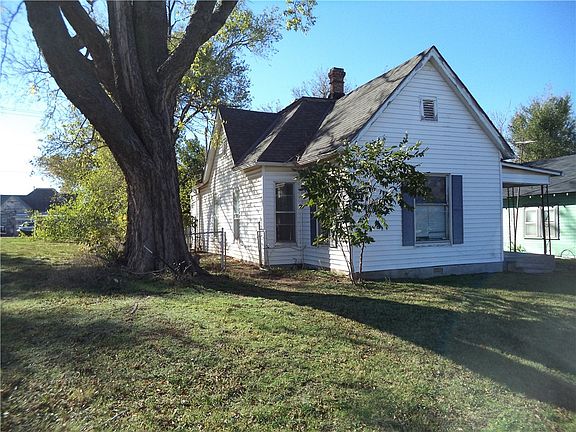 2nd image of 715 E Vilas Ave