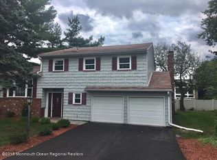 51 Embroidery St, Sayreville, NJ 08872