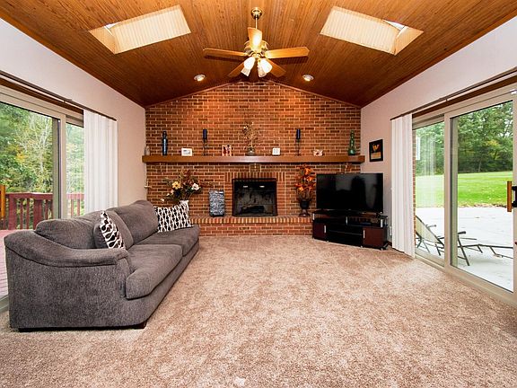 4th image of 7596 Windy Knoll Dr