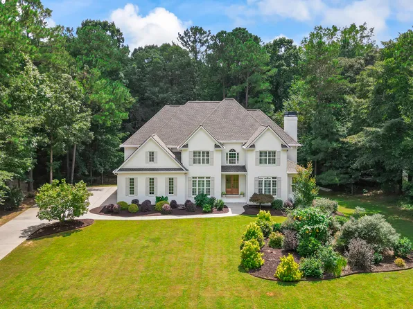 215 Ashley Forest Dr, Fayetteville, GA 30214