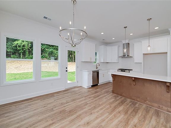 5th image of 187 Belletta Dr