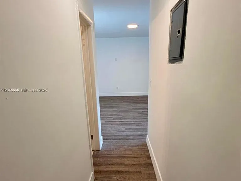 7535 NE 2nd Ct #4 — Photo 7