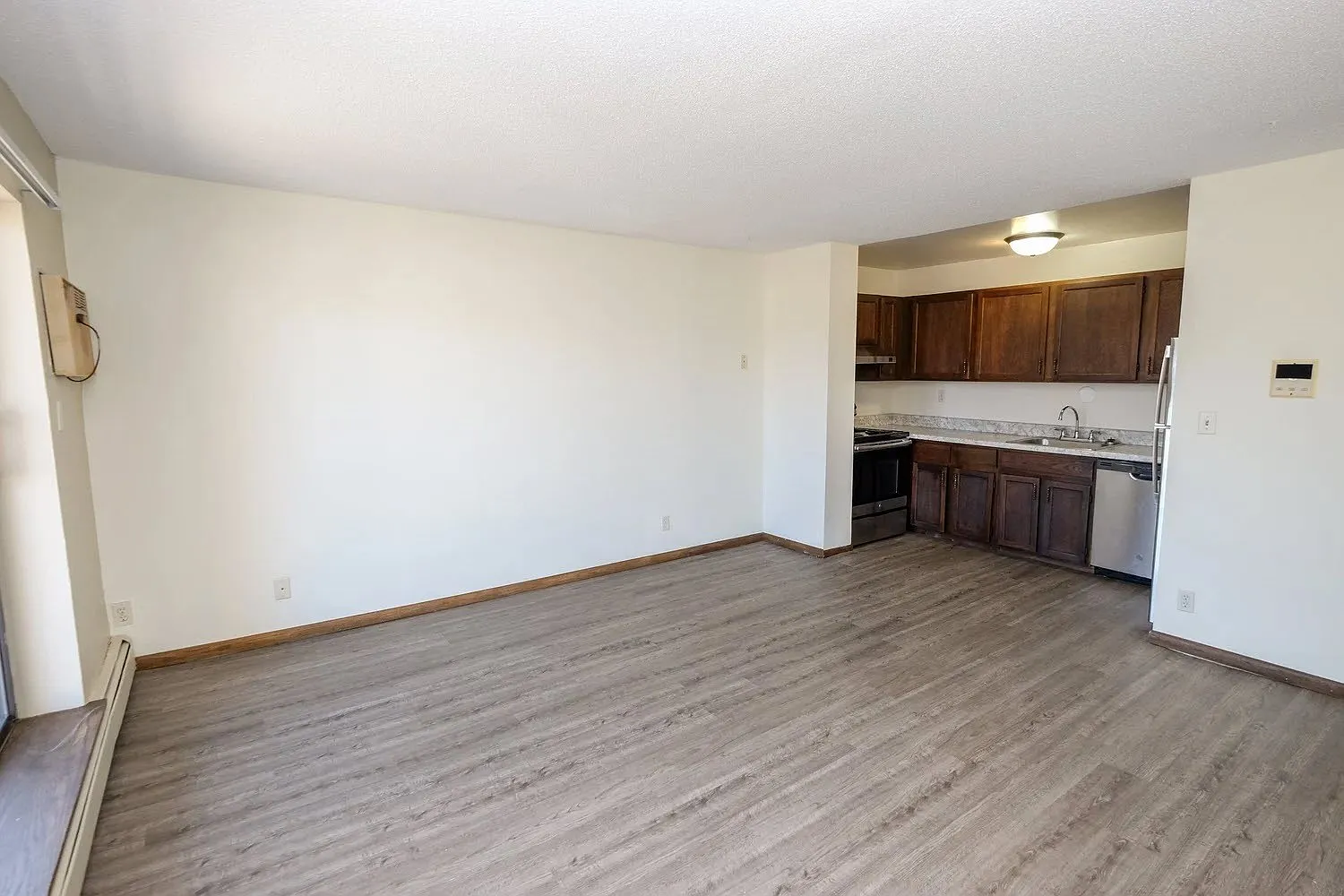 Dupont Ave Apartments | 3513 — Photo 4