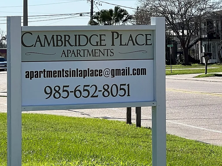 1204 Cambridge Dr #D — Photo 1