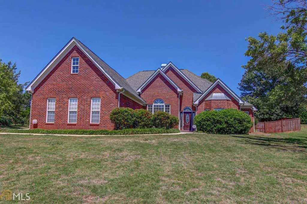 1030 Landmark Dr photo 1