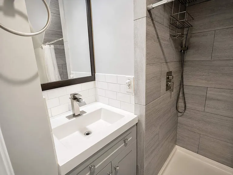 9327 NE Glisan St #1 — Photo 19