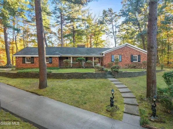 6 Pine Ridge Drive, Guilderland, NY 12084