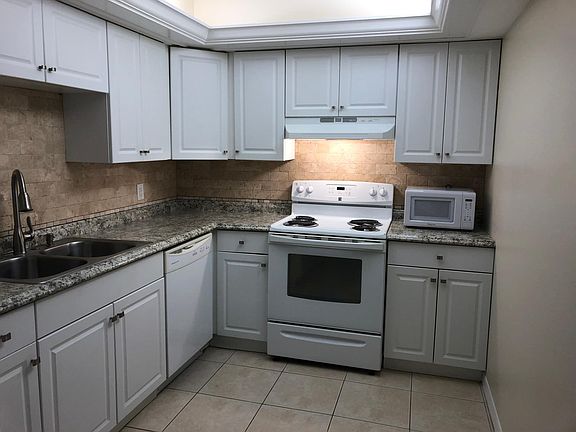 4th image of 12471 McGregor Blvd APT 9