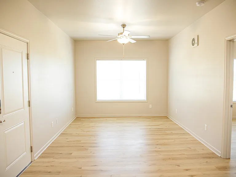 1503 Avenue Aapartment #2 — Photo 3