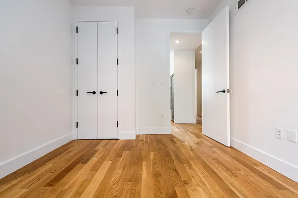 Rented by Nooklyn NYC LLC | media 19