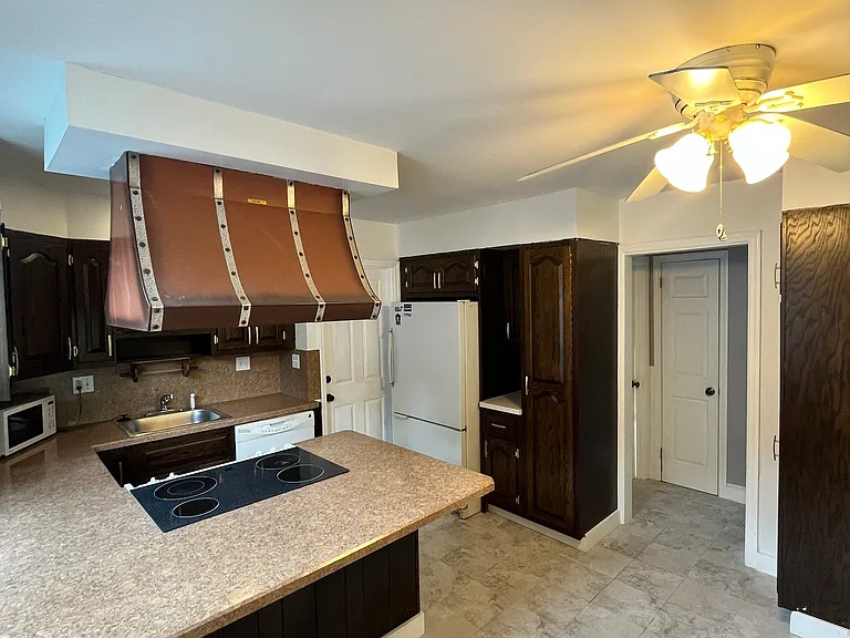 30 Coram St #2 — Photo 8