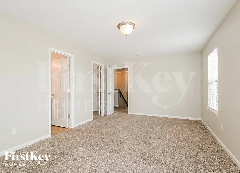 900 Tower Pl — Photo 9