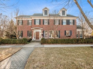 1063 Oak St, Winnetka, IL 60093