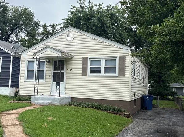 3535 Adie Rd, Saint Ann, MO 63074