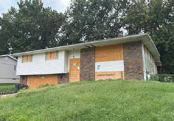 1st image of 233 Maple Park Dr