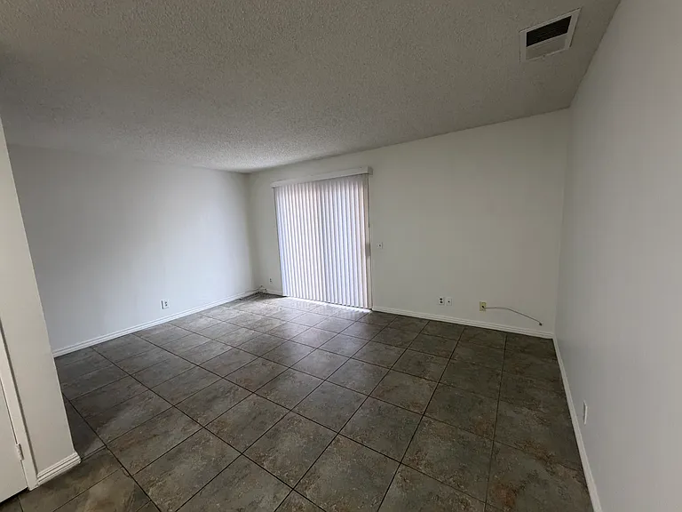 1434 N California Ave #5 — Photo 7