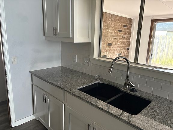 2nd image of 2200 Rogers Cir