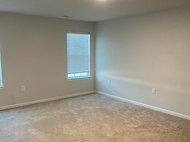 1213 Riverstone Dr — Photo 6