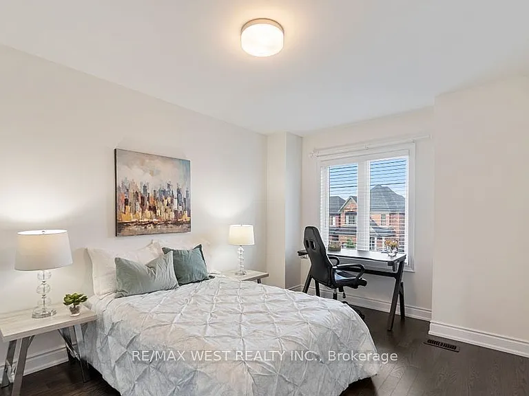 2132 Wilson St — Photo 18