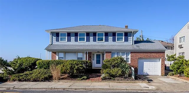 108 S Newark Ave — Photo 1