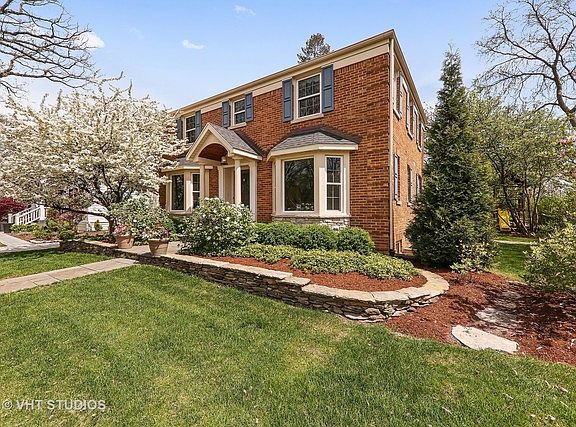 2nd image of 3947 Clausen Ave