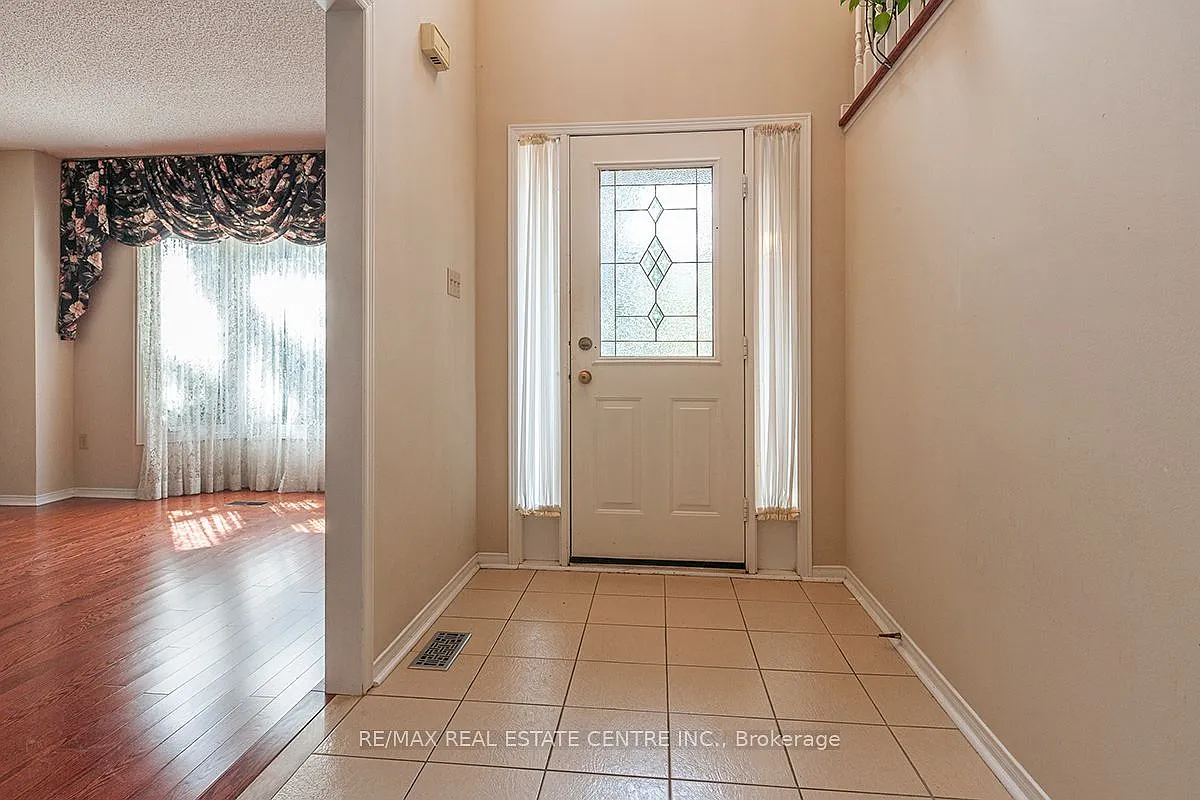 4 bed, $4,600 — Photo 3