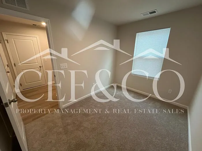 921 Delia Ave — Photo 11