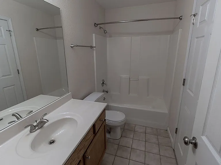 1323-1325 Godas Dr — Photo 15