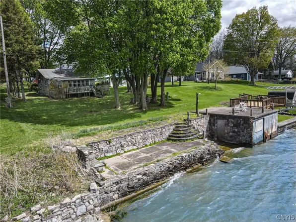 5083 Kozy Kove Rd, Cayuga, NY 13034