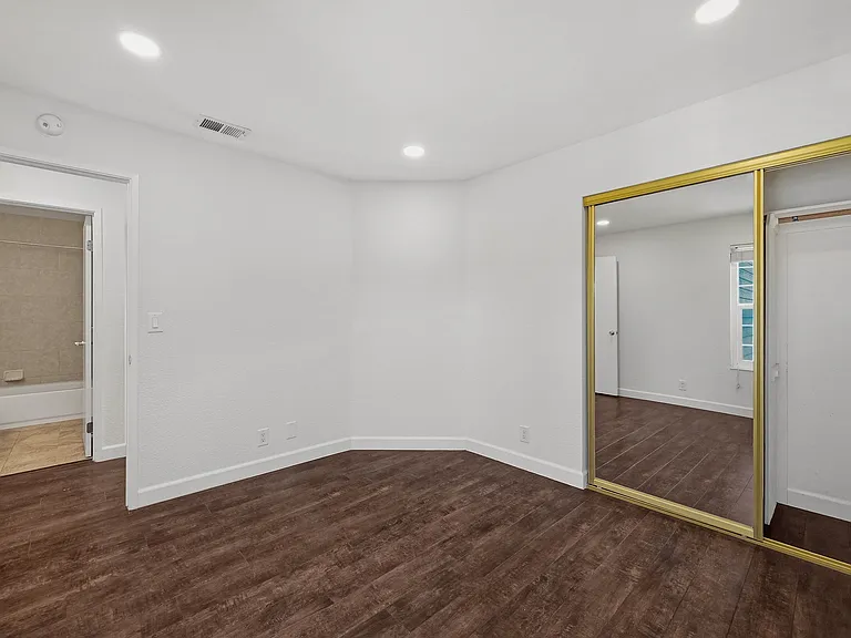 1286 Crestpoint Dr — Photo 5