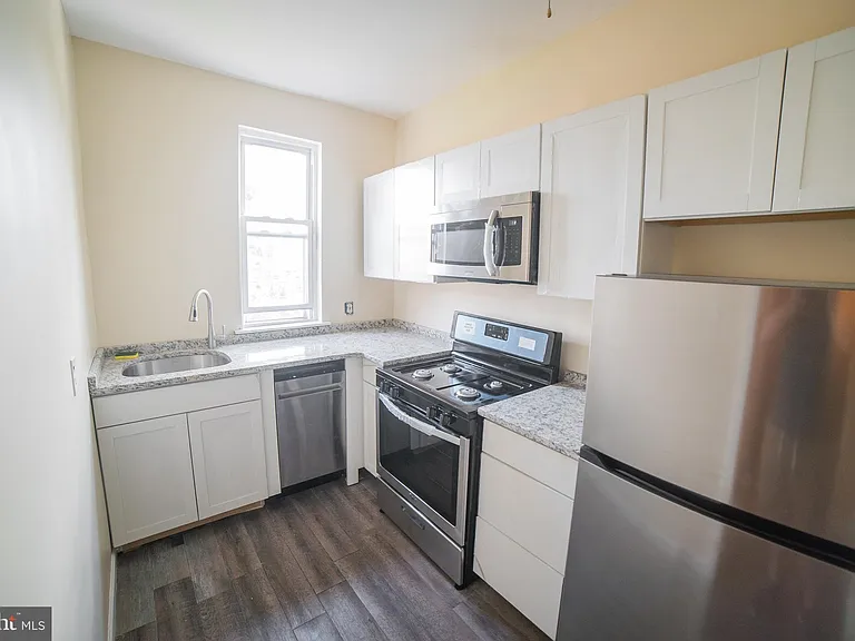 2427 E Allegheny Ave #2 — Photo 7