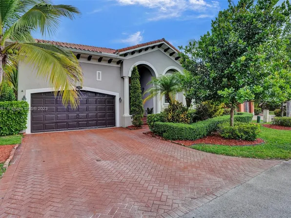 7626 SW 193rd Ln, Cutler Bay, FL 33157