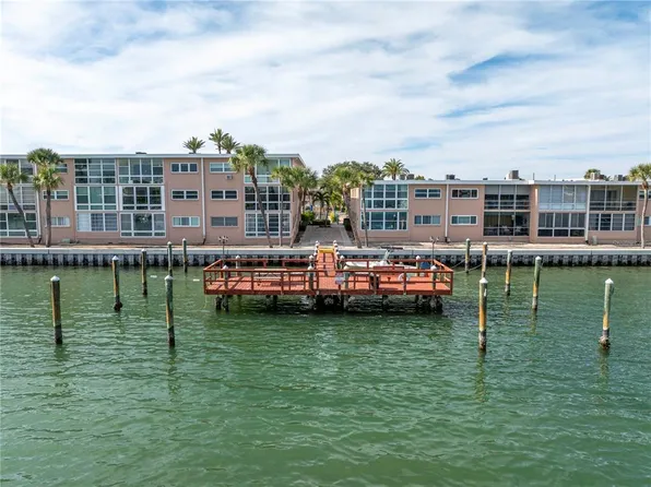 6061 2nd St E APT 35, St Pete Beach, FL 33706