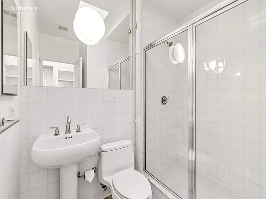 Rented by Sotheby's International Realty | media 23