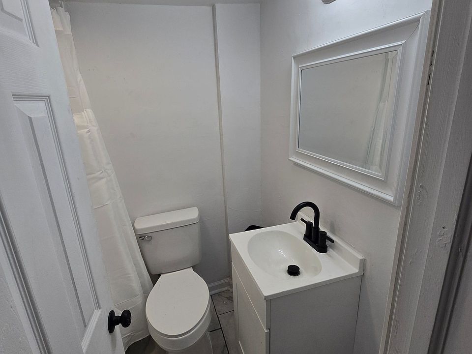 2nd image of 719 S Main St #3