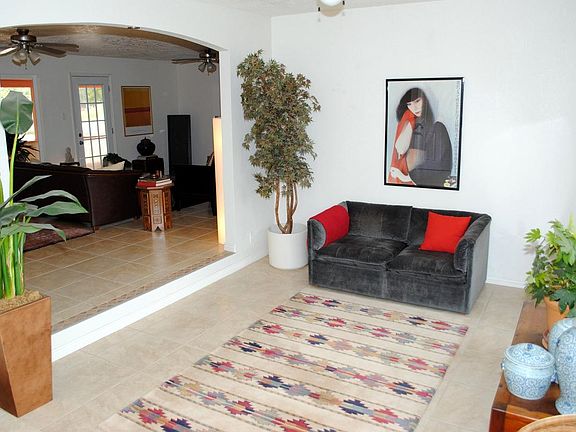 5th image of 1210 Bonita Dr