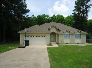1805 Red Fox Trl, Tifton, GA 31793