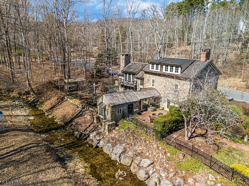 1st image of 34 Water St