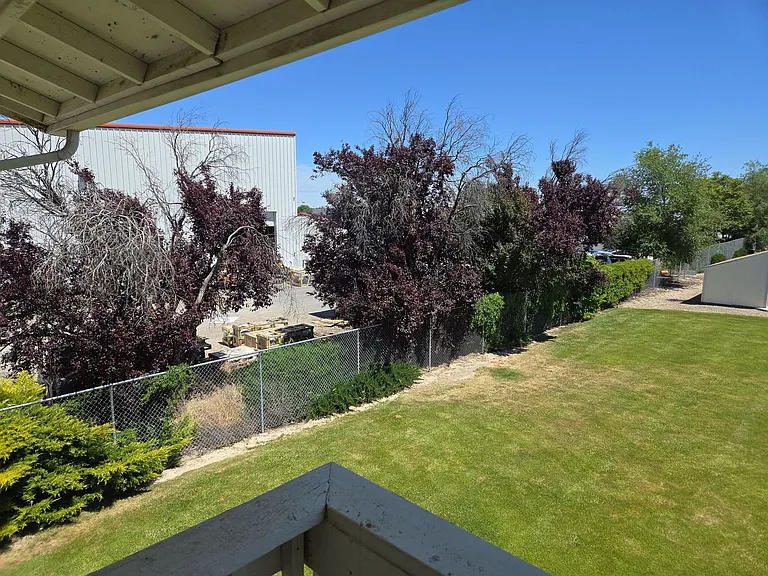 2049 SW 6th Ave — Photo 10