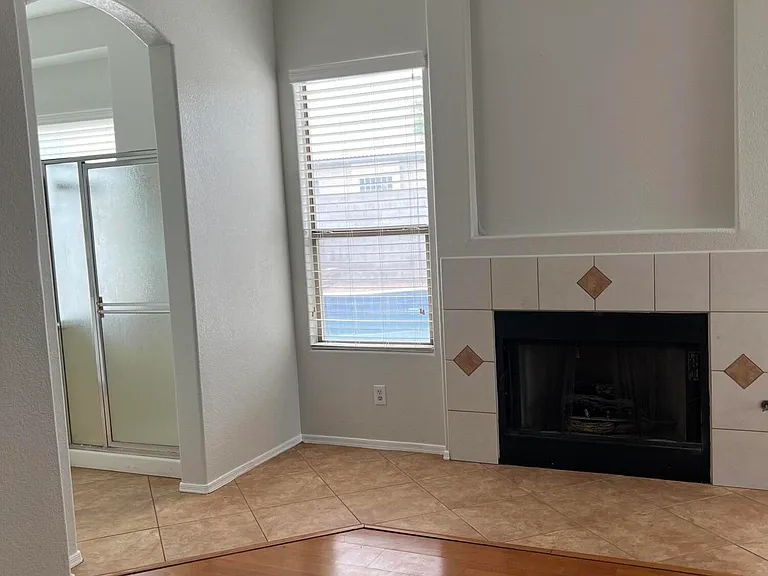407 W Helena Dr — Photo 7