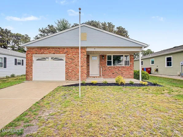 18 Camrose Street, Toms River, NJ 08757