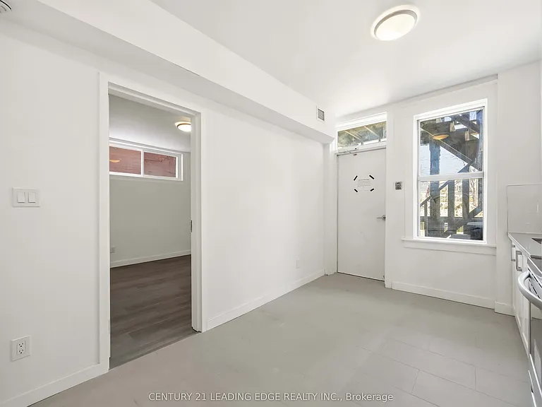 1A Leonard Ave #1 — Photo 5
