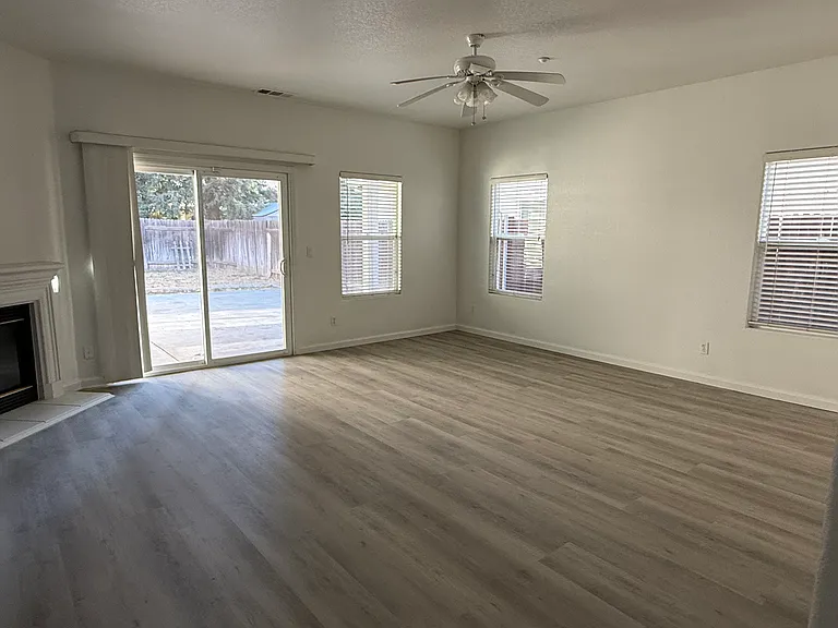 1631 Gillette Dr — Photo 5