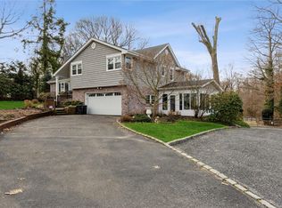 8 Ridge Dr, Melville, NY 11747