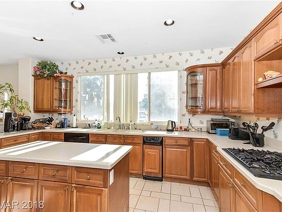 3rd image of 9049 Heavenly Valley Ave